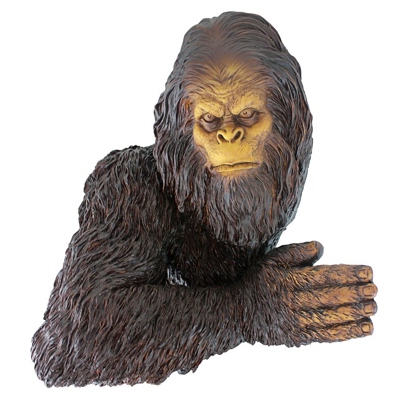 yeti bigfoot tree statue